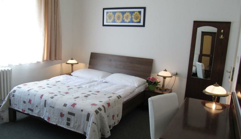 Pension Jana / Domov Mládeže Praha