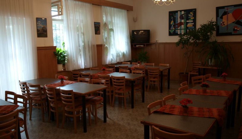 Pension Jana / Domov Mládeže Praha