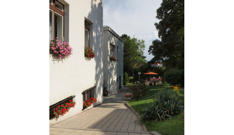 Pension Jana / Domov Mládeže Praha
