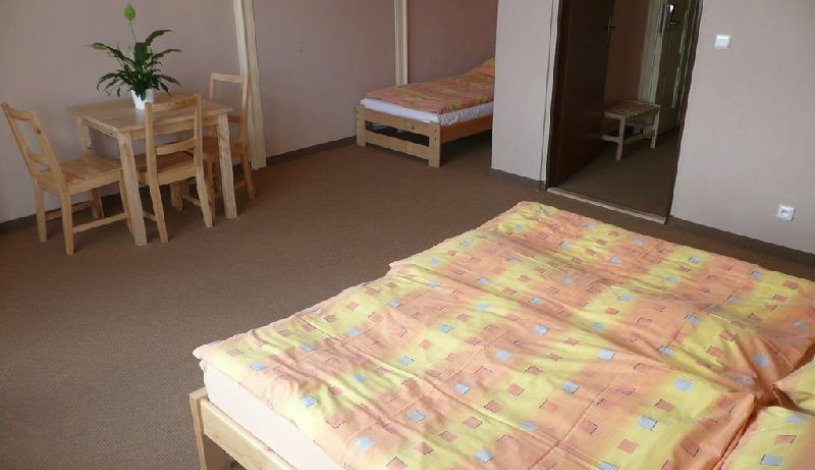 Hostel Downtown Praha - Pokoj pro 3 osoby s vlastním soc.zař., Hostel - 2-lůžko