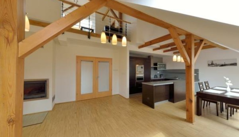 EA Downtown Suites Praha - Attic Apartment