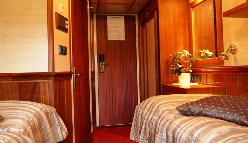 FLORENTINA BOAT hotel Praha - DVOULŮŽKOVÁ KAJUTA SUPERIOR (TWIN)