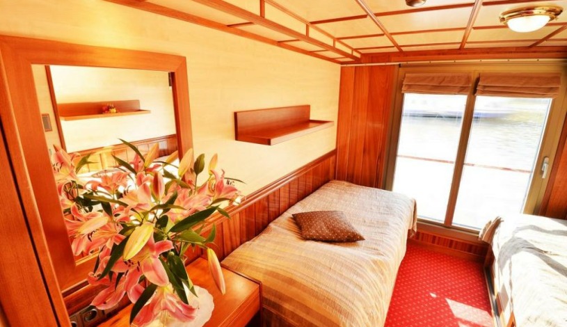 FLORENTINA BOAT hotel Praha - JEDNOLŮŽKOVÁ KAJUTA EXECUTIVE S FRANCOUZSKÝM OKNEM, DVOULŮŽKOVÁ KAJUTA EXECUTIVE S FRANCOUZSKÝM OKNEM (TWIN)