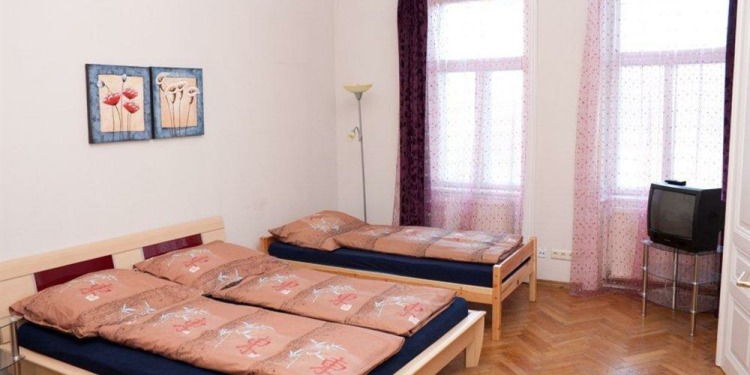 2-bedroom Wien Pressbaum with kitchen for 7 persons