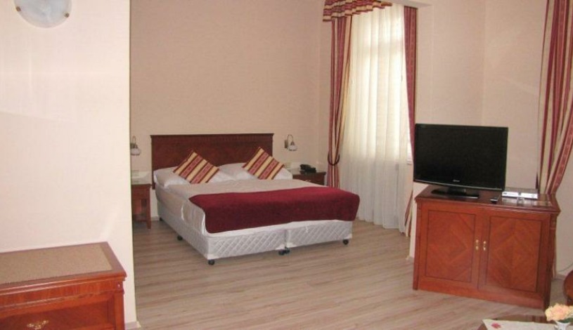 Grandhotel Prostějov - Jednolůžkový pokoj Standard, Dvoulůžkový Junior Suite, Jednolůžkový pokoj Economy