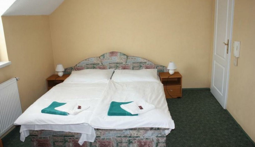 HOTEL BAX*** Znojmo - dvoulůžkový pokoj 
