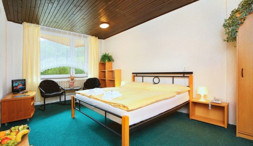 Hotel Fit Fun Harrachov - Rodinný pokoj, Dvoulůžkový pokoj s možností přistýlky, Dvoulůžkový pokoj