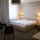 Hotel Freud Ostravice - Třílůžkový pokoj s přistýlkou - okna situovány na komunikaci
