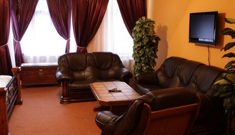 Hotel & Restaurace Zlatý Kříž Teplice - Luxusní apartmá ZK2 (se snídaní)