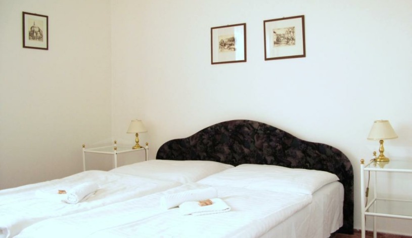 Hotel Senátor (pobočka Děčín) - Apartmá , Dvoulůžkový pokoj