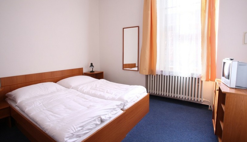 Hotel Černý Orel Telč - Dvoulůžkový s přistýlkou
