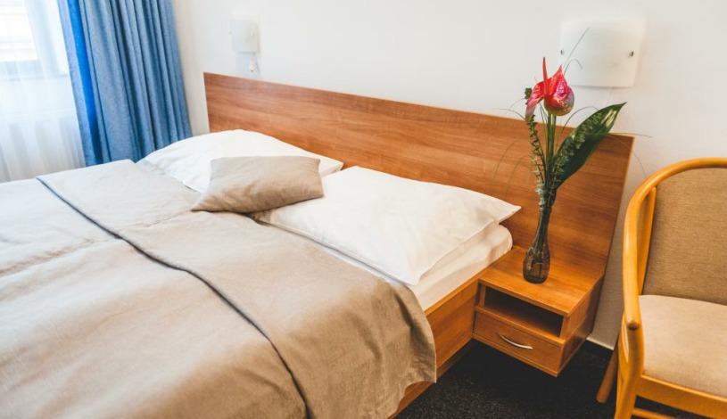 HOTEL U ČESKÉ KORUNY Hradec Králové - Třílůžkový pokoj