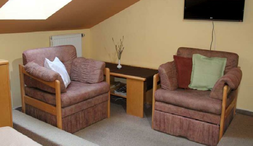 Hotel Zámeček Čeladná Čeladná - Dvojlůžkový, podkrovní s oddělenými postelemi