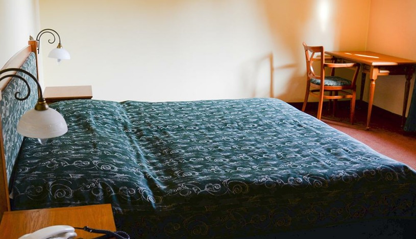 ELEONORA ROMANTIK HOTEL Tábor - Dvoulůžkový pokoj s výhledem na řeku (možnost oddělených postelí. Přistýlka na vyžádání dle dostupnosti), Dvoulůžkový pokoj  (možnost oddělených postelí. Přistýlka na vyžádání dle dostupnosti)