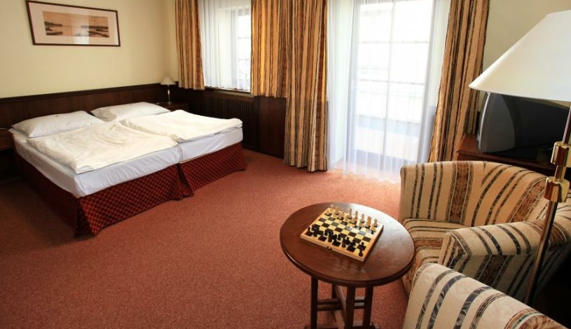 Hotel Zlatá hvězda Třeboň - Dvoulůžkový pokoj Economy, Dvoulůžkový pokoj, Dvoulůžkový s přistýlkou