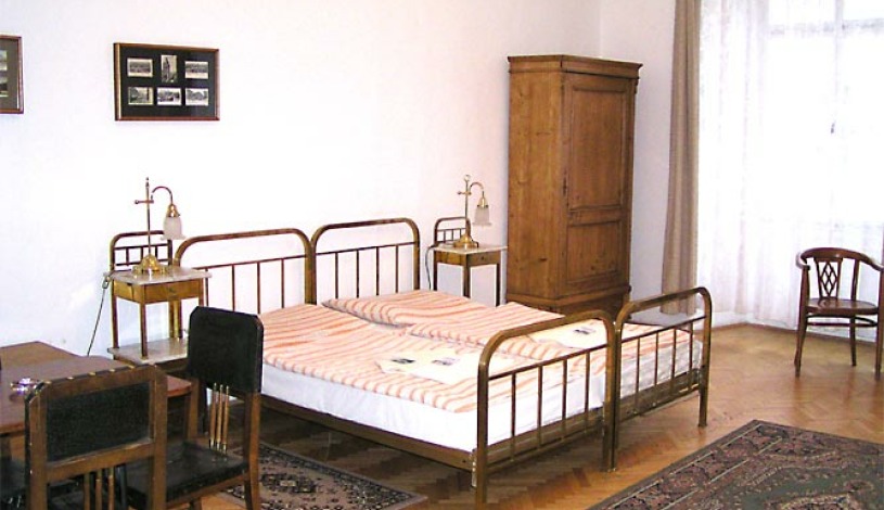 Hotel U Zlatého Jelena Praha - Four bedded room