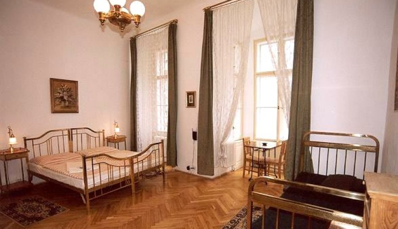 Hotel U Zlatého Jelena Praha - Triple room