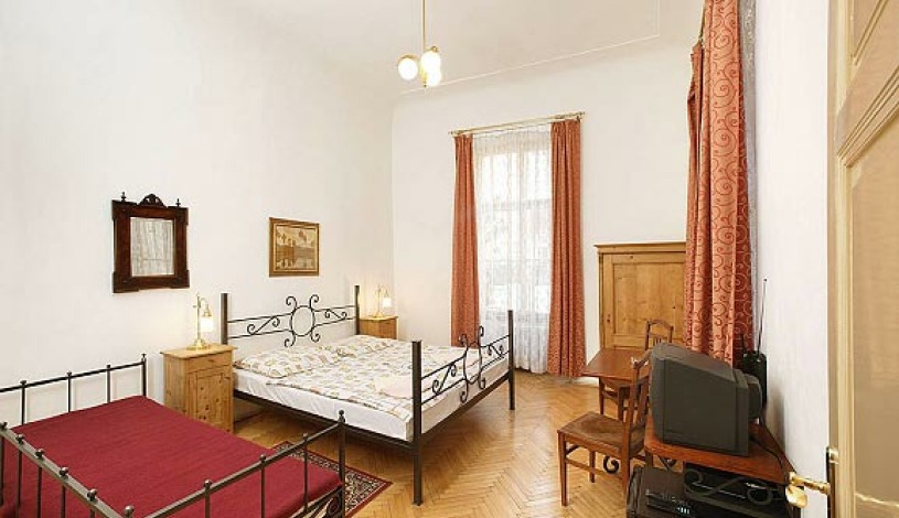 Hotel U Zlatého Jelena Praha - Four bedded room