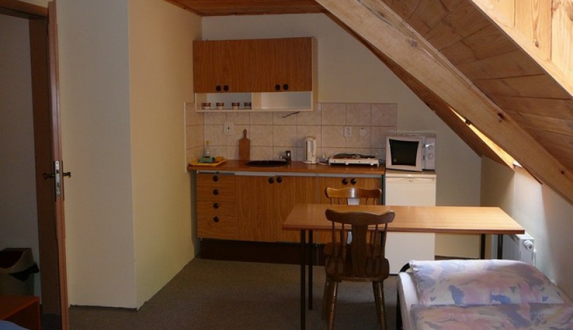 Penzion Podolská - ubytování v Telči - Podkrovní pokoj s okny do dvora