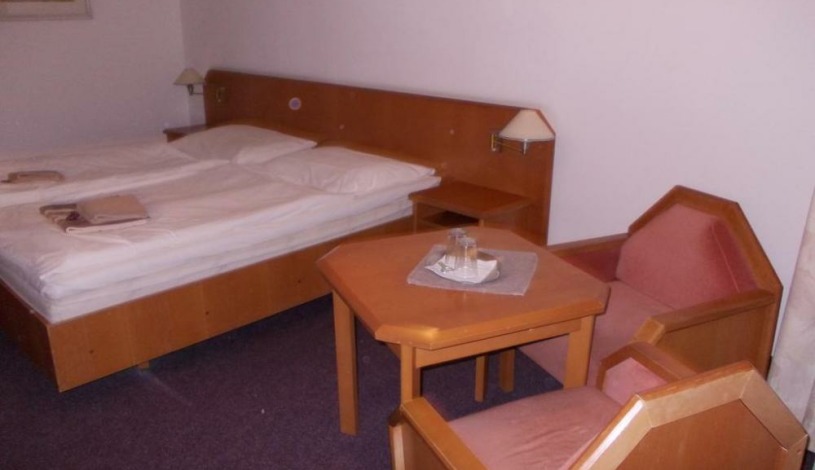 Hotel Bezděz Doksy - Apartmán pro 4 osoby (2 ložnice)