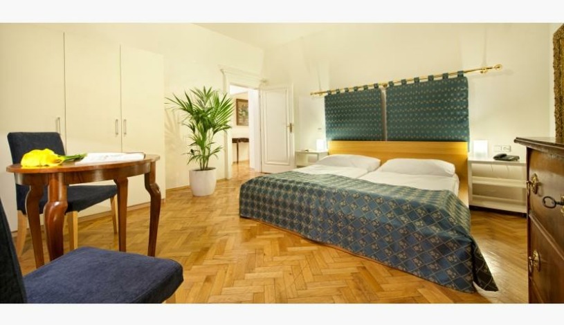 La Fenice  Praha - Dreibettzimmer, Vierbettzimmer