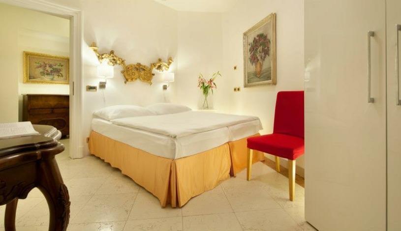 La Fenice  Praha - Einbettzimmer, Zweibettzimmer