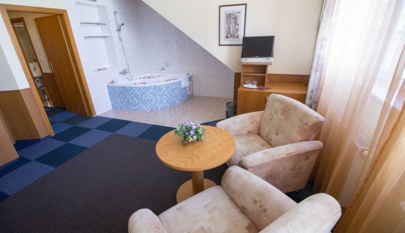 WELLNESS HOTEL BABYLON Liberec - Apartmá LUX se zábavou