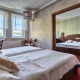 Čtyřlůžkový pokoj se Zábavou (3 dospělí + 1 dítě do 12,99 let) - WELLNESS HOTEL BABYLON Liberec