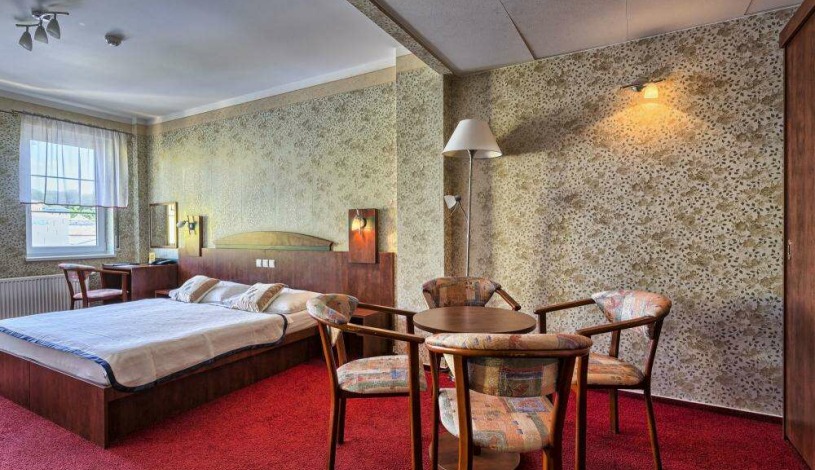 WELLNESS HOTEL BABYLON Liberec - Čtyřlůžkový pokoj se Zábavou (1 dospělý + 3 děti do 12,99 let) , Čtyřlůžkový pokoj se Zábavou (3 dospělí + 1 dítě do 12,99 let), Čtyřlůžkový pokoj se Zábavou (2 dospělí + 2 děti do 12,99 let)