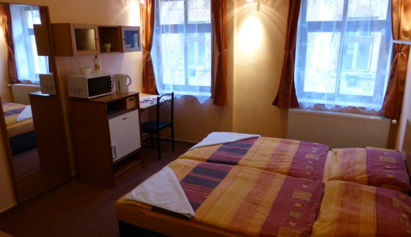 Pension Bambino - Centrum Liberec - Třílůžkový apartmán, Dvoulůžkový pokoj č.2