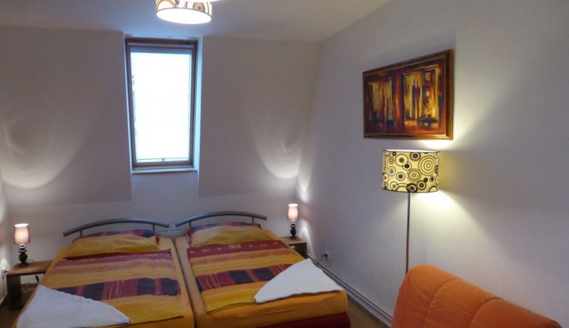 Pension Bambino - Centrum Liberec - čtyřlůžkový podkrovní pokoj č.9