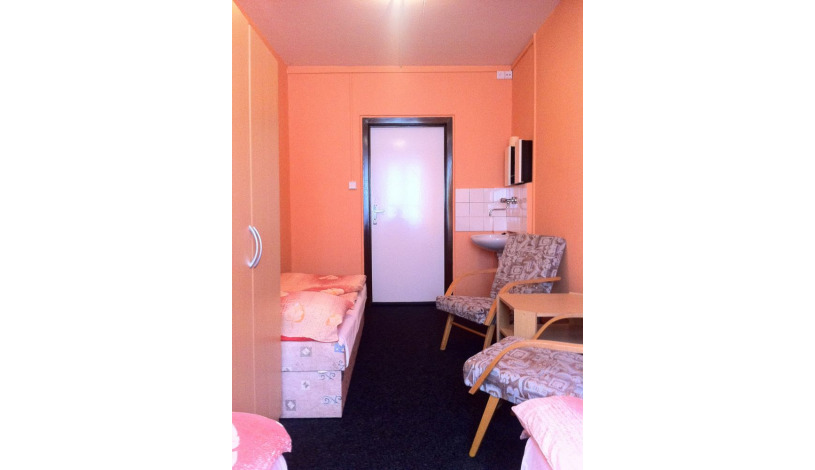 Hostel a ubytovna Libeň Praha - Dvoulůžkový pokoj se společnou koupelnou