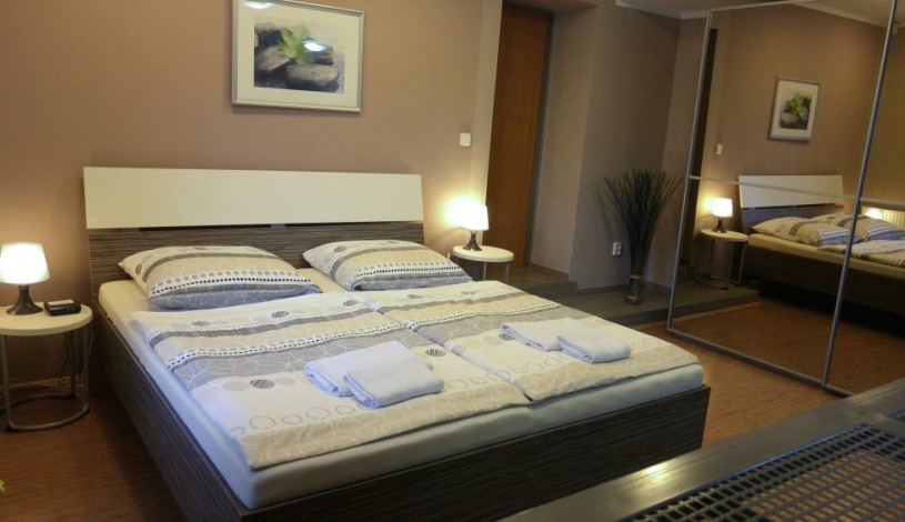 Apartmá Sungarden Liberec - AV3 Dvoupokojový Apartmán s terasou a vstupem do zahrady