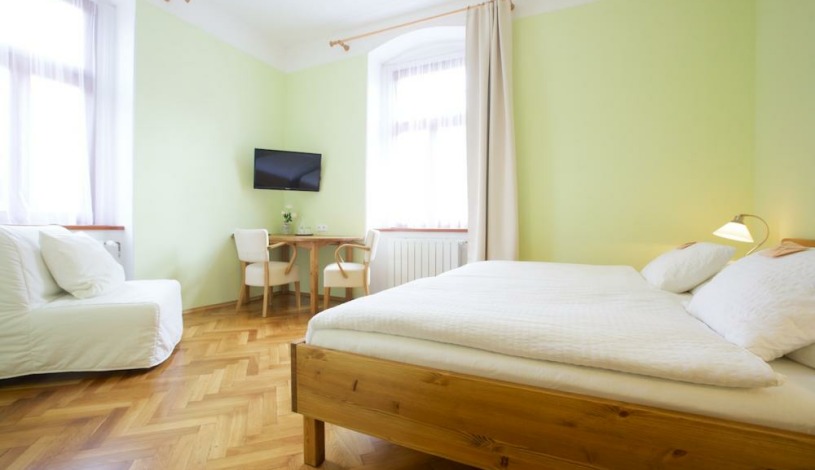 Wellness Penzion U Muzea s.r.o. Liberec - Standardní pokoj + možnost přistýlky