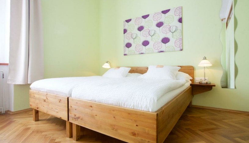Wellness Penzion U Muzea s.r.o. Liberec - Standardní pokoj + možnost přistýlky