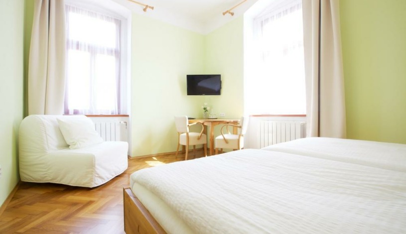 Wellness Penzion U Muzea s.r.o. Liberec - Standardní pokoj + možnost přistýlky
