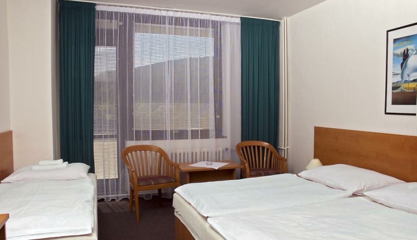 Hotel Adamantino Luhačovice - Třílůžkový pokoj s výhledem na přehradu STANDARD