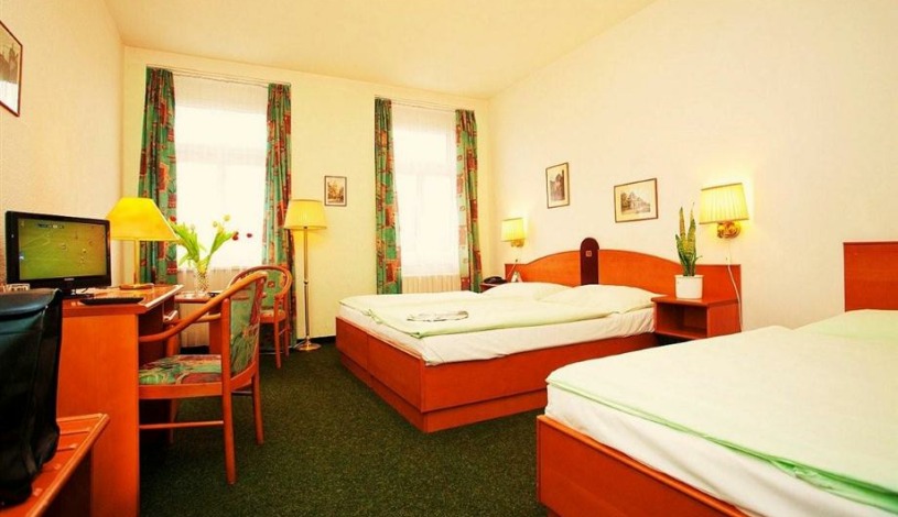 Hotel Merkur Praha - Pokój 3-osobowy, Pokój 4-osobowy