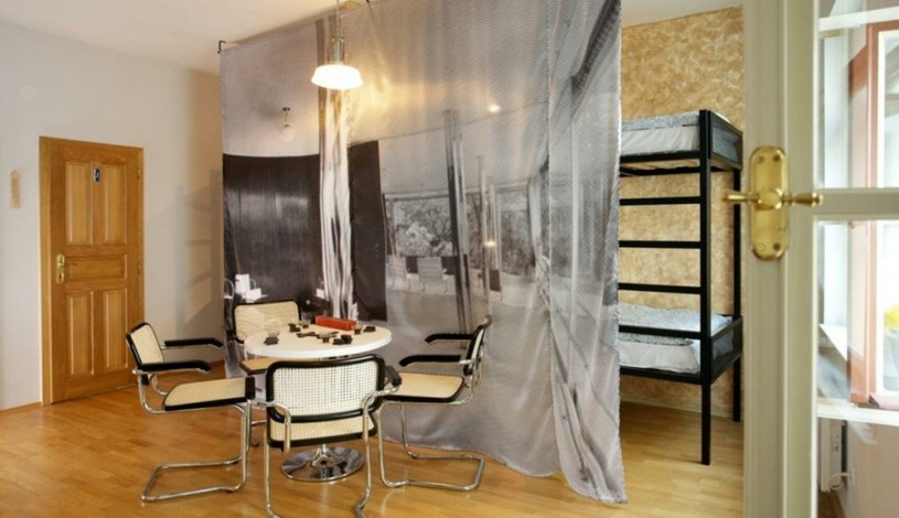 Apartments & Hostel Mitte Brno - lůžko ve společném šestilůžkovém pokoji-Tugendhat