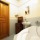 Apartments & Hostel Mitte Brno - dvoulůžkový pokoj s přistýlkou-Kundera (sdílená koupelna)