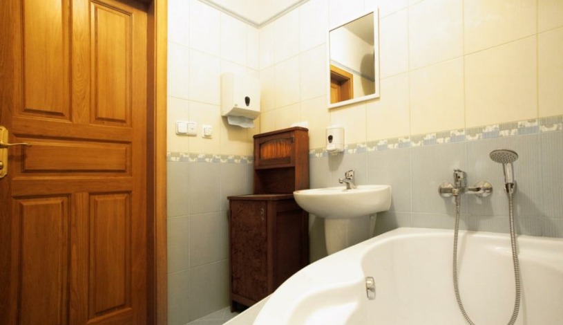 Apartments & Hostel Mitte Brno - lůžko ve společném šestilůžkovém dámském pokoji - Parnas, lůžko ve společném šestilůžkovém pokoji-Austerlitz