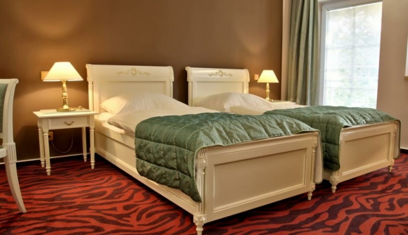 Hotel Galant**** Lednice - Dvoulůžkový pokoj Standard (manželská postel)