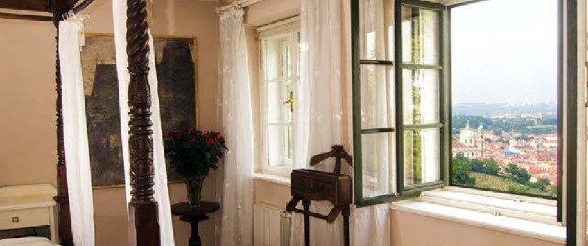 The House Nebozizek Apartments Praha