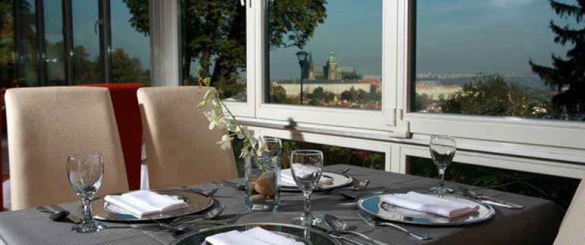 The House Nebozizek Apartments Praha