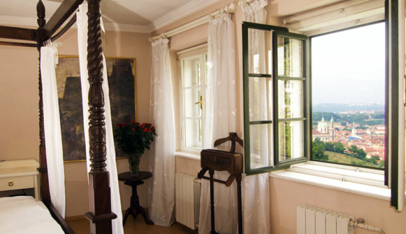 The House Nebozizek Apartments Praha