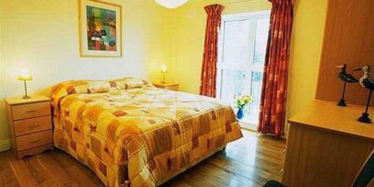 3-bedroom Dublin Lansdowne Village with kitchen for 6 persons