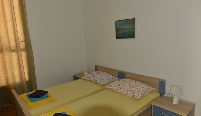 Apartment Obala gusara Omiš - Apt 36432