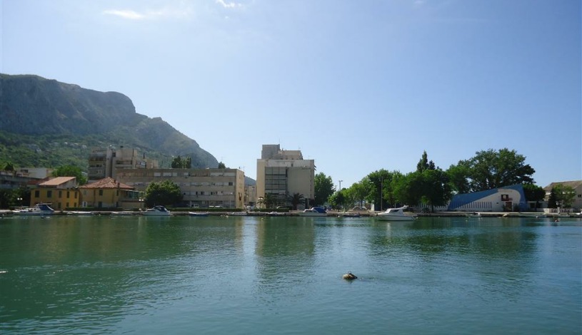 Apartment Obala gusara Omiš - Apt 36432