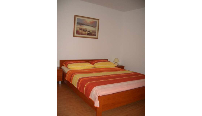 Apartment Split - Apt 13778