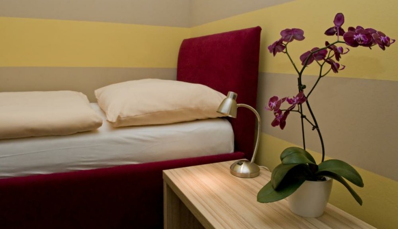 Akord & Poklad, s.r.o. Ostrava - Dvoulůžkový pokoj s manželskou postelí, Jednolůžkový pokoj